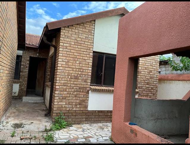 5 BEDROOM HOUSE FOR SALE IN MANKWENG